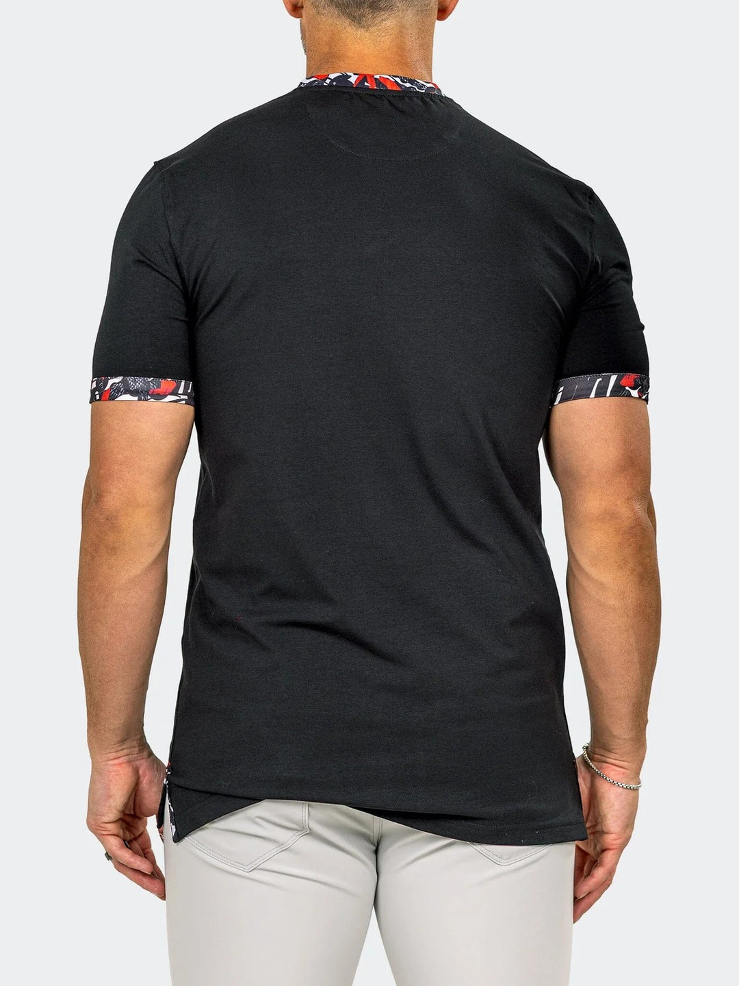 Maceoo Stretch Short-Sleeve Tshirts | Edison Marthyr Black V-Neck Tee